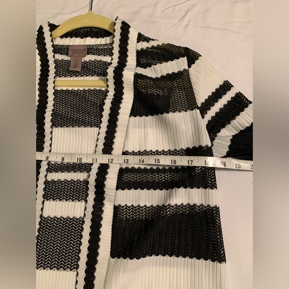 Chico’s open, lightweight cardigan….. - Picture 4 of 5